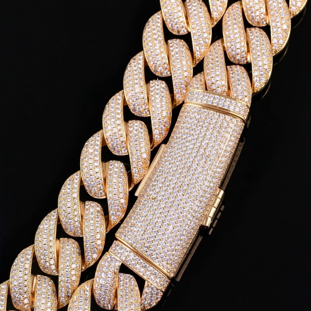 Diamond iced out 20mm Miami Cuban chain with full diamond setting gold
